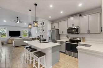 5606 Silverbridge Trl in Bradenton, FL - Building Photo - Building Photo