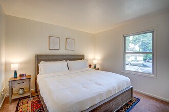 8 Craig Ave in Madison, WI - Building Photo - Building Photo