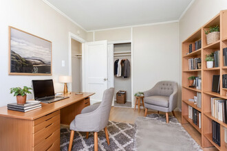 New Town Center Apartments in Jacksonville, NC - Foto de edificio - Building Photo