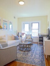 92 Marion St in Brookline, MA - Building Photo - Building Photo