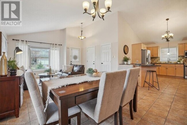 32 Sonoma Ln in Stoney Creek, ON - Building Photo - Building Photo