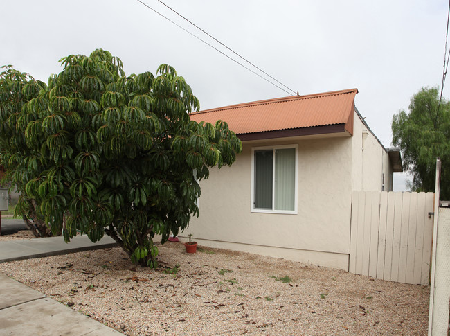 4120-4126 C St in San Diego, CA - Foto de edificio - Building Photo