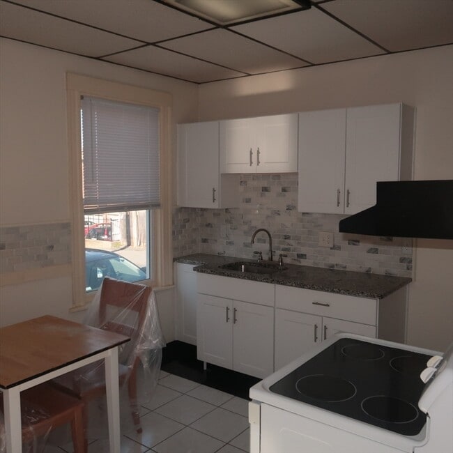 property at 2 Meader Rd