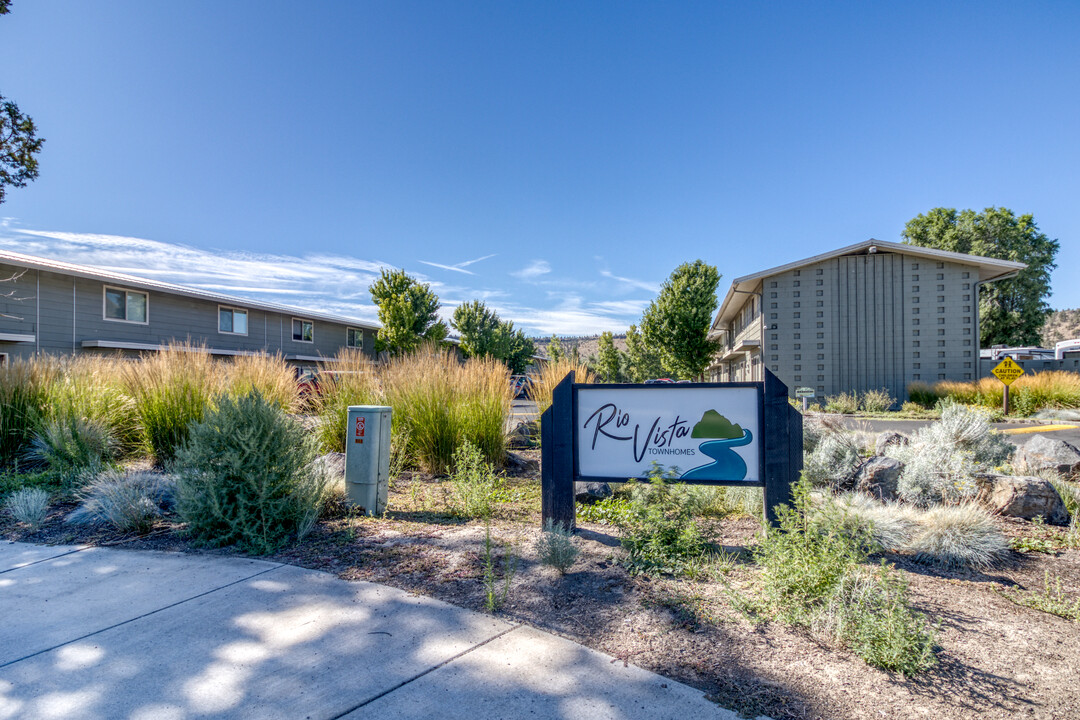 Rio Vista Apartments in Prineville, OR - Foto de edificio