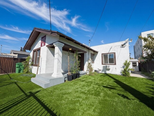 property at 1109 Exposition Blvd