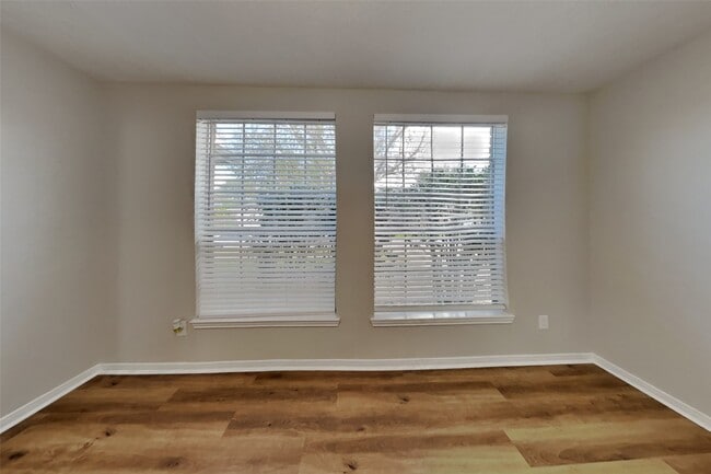 18327 Willow Moss Dr