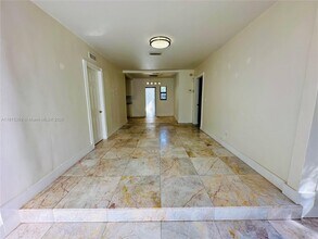5231 SW 5th Terrace in Coral Gables, FL - Foto de edificio - Building Photo