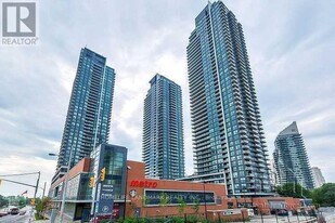 2220 Lake Shore Blvd W in Toronto, ON - Building Photo