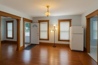 413 Highland Ave in East Syracuse, NY - Building Photo - Building Photo