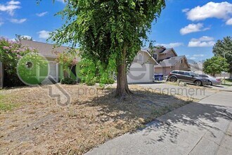 8428 Cassatt Way in Sacramento, CA - Building Photo - Building Photo