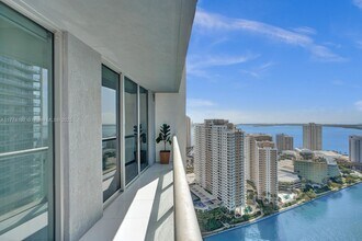 475 Brickell Ave, Unit 3309 in Miami, FL - Building Photo - Building Photo
