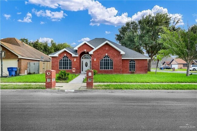 property at 4621 W Maple Ave