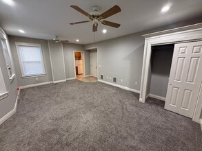 2239 Cleneay Ave in Cincinnati, OH - Foto de edificio - Building Photo