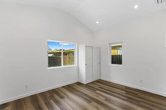 420 N Batavia St in Orange, CA - Building Photo - Building Photo