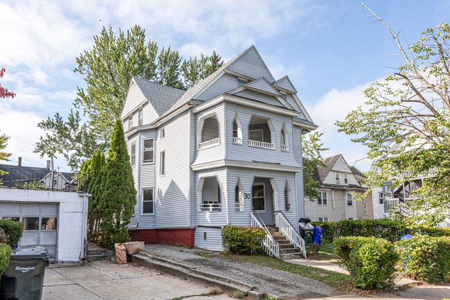 30 Forest Park Ave in Springfield, MA - Building Photo - Building Photo