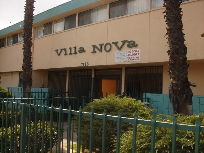 Villa Nova Apartments in North Hollywood, CA - Foto de edificio - Building Photo