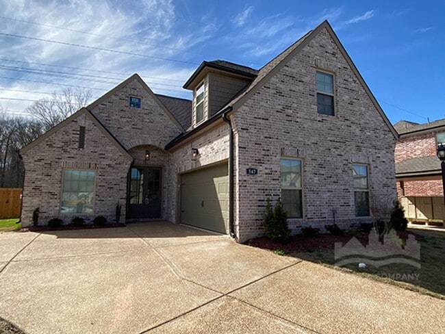 property at 547 Rosalie Woods Dr
