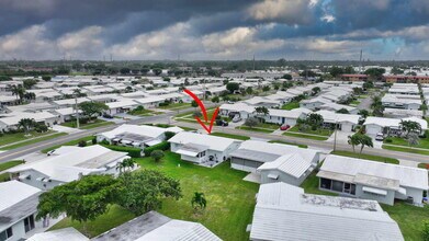 1803 SW 13th Ave in Boynton Beach, FL - Foto de edificio - Building Photo