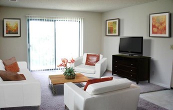 Windsor Place Apartments in Beavercreek, OH - Building Photo - Interior Photo