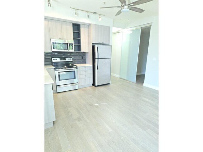 3090 Gladwin Rd in Abbotsford, BC - Building Photo - Building Photo