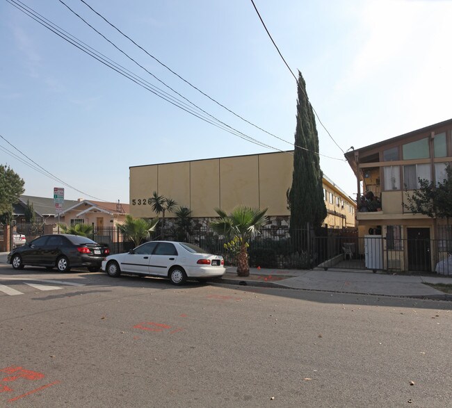 5326 La Mirada Ave in Los Angeles, CA - Building Photo - Building Photo