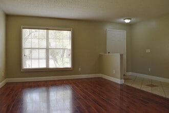 15151 Moultrie Pointe Rd in Orlando, FL - Building Photo - Building Photo