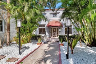 215 30th St in Miami Beach, FL - Building Photo