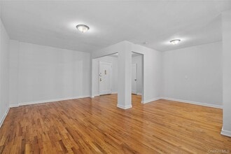 140 E Hartsdale Ave in Hartsdale, NY - Building Photo - Building Photo
