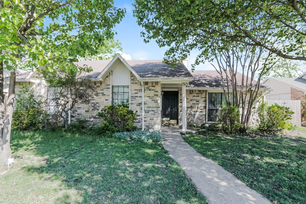 1313 Timberview Dr in Allen, TX - Building Photo