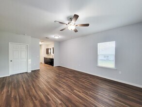 3201 J P Davis Ave in Bay City, TX - Building Photo - Building Photo