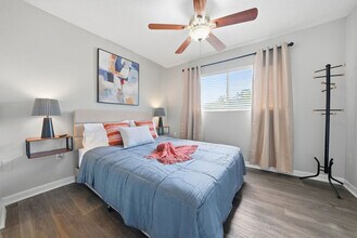 8307 Royal Sand Cir in Tampa, FL - Building Photo - Building Photo