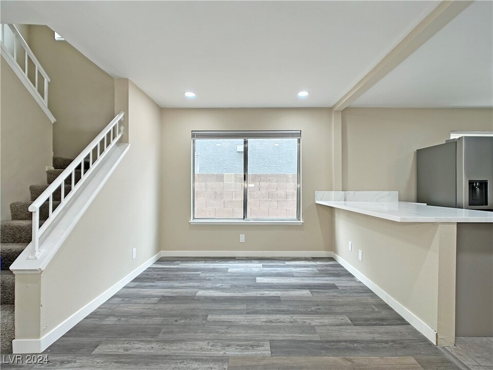 1702 Ember Glow Cir in Las Vegas, NV - Building Photo