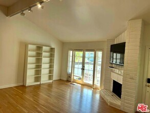 1586 Palisades Dr in Los Angeles, CA - Building Photo - Building Photo