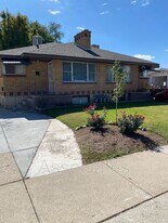 784 E 450 S in Clearfield, UT - Building Photo