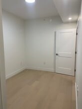 918 32nd Av W in Vancouver, BC - Building Photo - Building Photo