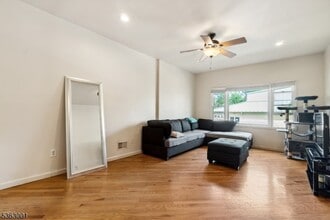 504 E Blancke St in Linden, NJ - Building Photo - Building Photo