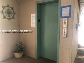 645 NE 121st St in North Miami, FL - Building Photo - Building Photo