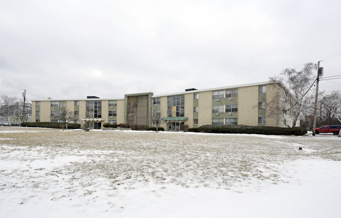 Garden Terrace Apartments in Milwaukee, WI - Building Photo