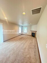 111 W 6th St in North Bend, WA - Building Photo - Building Photo