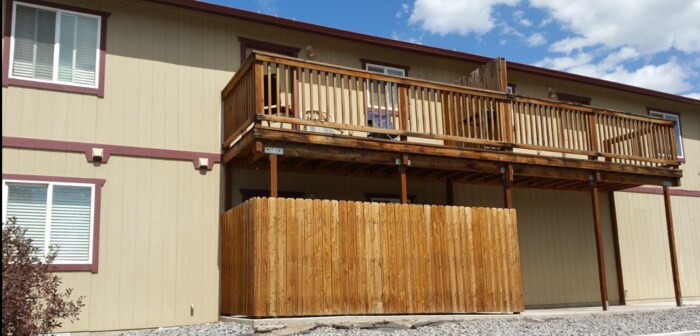 1240 W Newlands Dr-Unit -2 in Fernley, NV - Foto de edificio