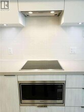 8 Eglinton Ave E in Toronto, ON - Building Photo - Building Photo