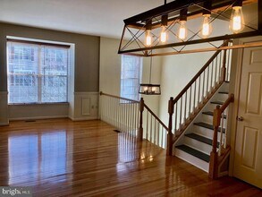 2506 Clover Field Cir in Herndon, VA - Building Photo - Building Photo