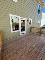 220 Oak Mdw Ln in Woodfin, NC - Building Photo