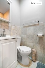 826 Ninth Ave in New York, NY - Building Photo - Building Photo
