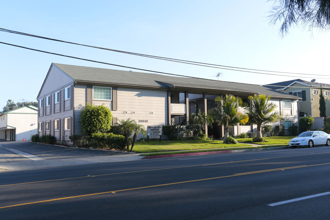 Monticello West Apartments in Costa Mesa, CA - Building Photo