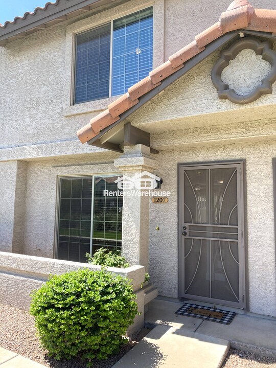 1961 N Hartford St in Chandler, AZ - Building Photo