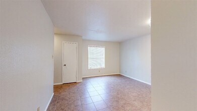 1326 Airline Dr in College Station, TX - Foto de edificio - Building Photo