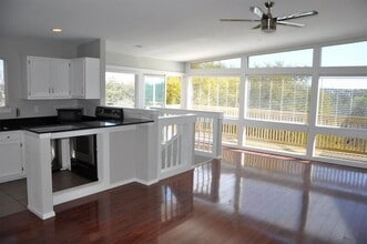 1008 Clayton Nolen Dr in Horseshoe Bay, TX - Building Photo - Building Photo