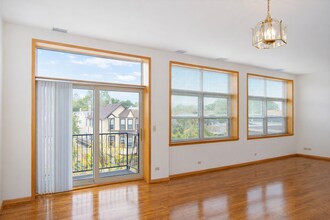 2375 W Montana St, Unit 3A in Chicago, IL - Foto de edificio - Building Photo