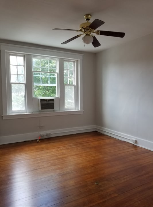 2711 Hanover Ave in Richmond, VA - Building Photo